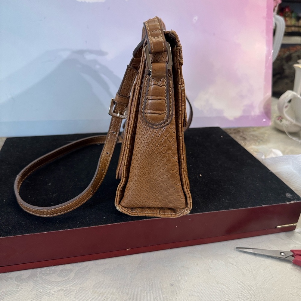 Vintage Brown Liz Claiborne crossbody handbag - Picture 11 of 14